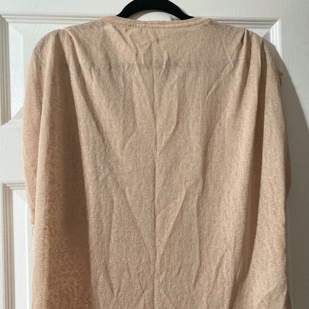 *** MANGO *** MANGO blouse with pleats on the shoulders, short sleeves. Size: L - Picture 2 of 11